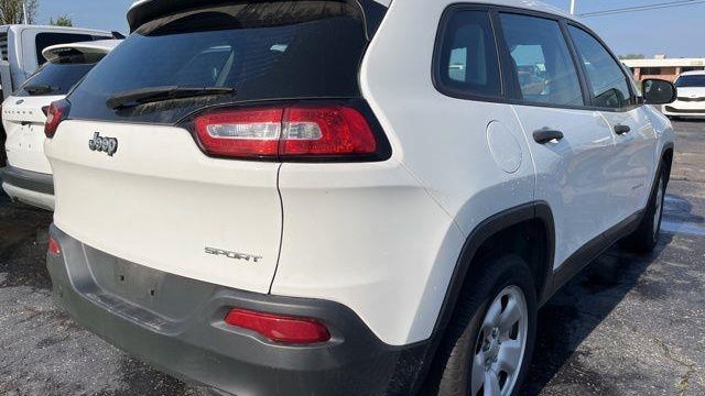 2017 Jeep Cherokee Sport