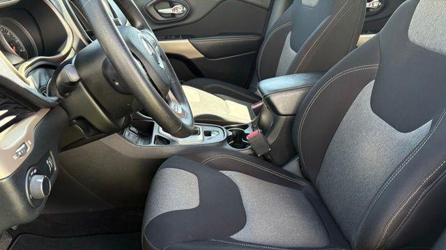 2017 Jeep Cherokee Sport