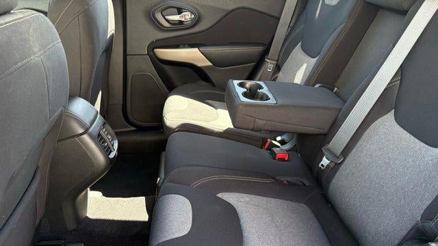 2017 Jeep Cherokee Sport