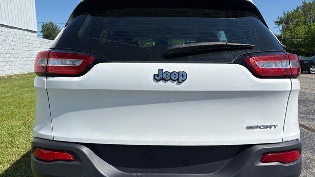 2017 Jeep Cherokee Sport