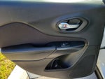 2016 Cherokee Thumbnail 10