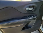2016 Cherokee Thumbnail 17