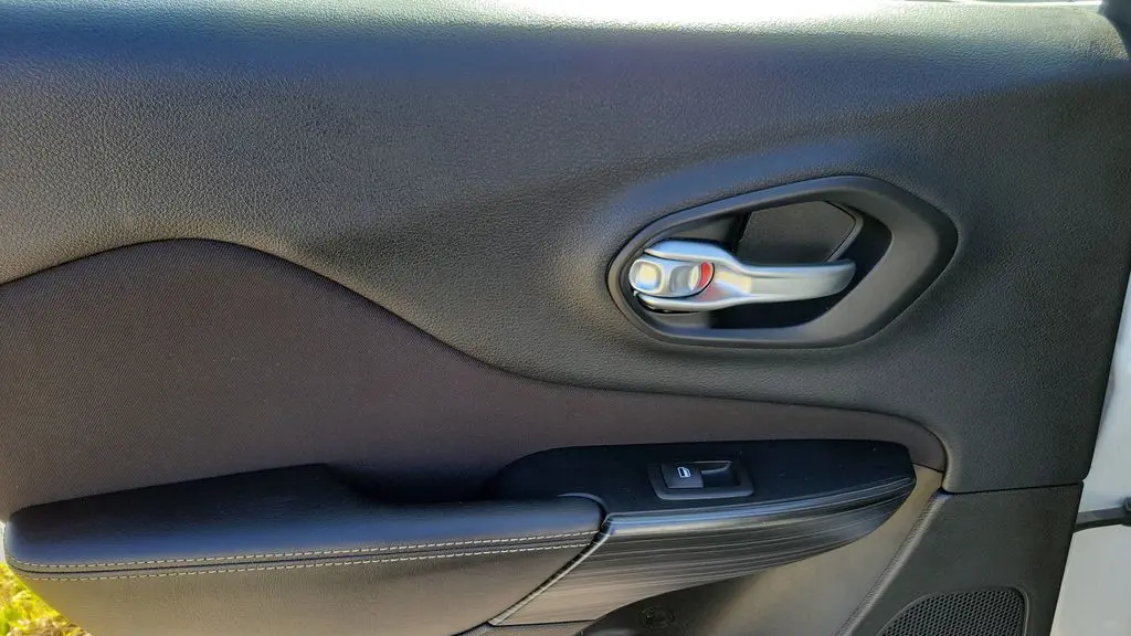 2016 Jeep Cherokee Sport Altitude
