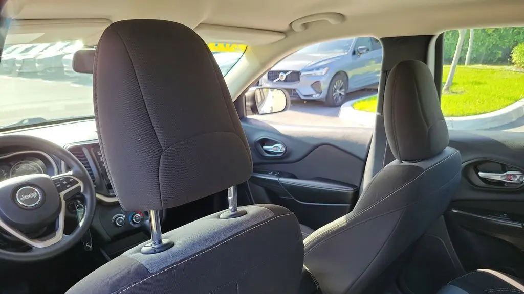 2016 Jeep Cherokee Sport Altitude