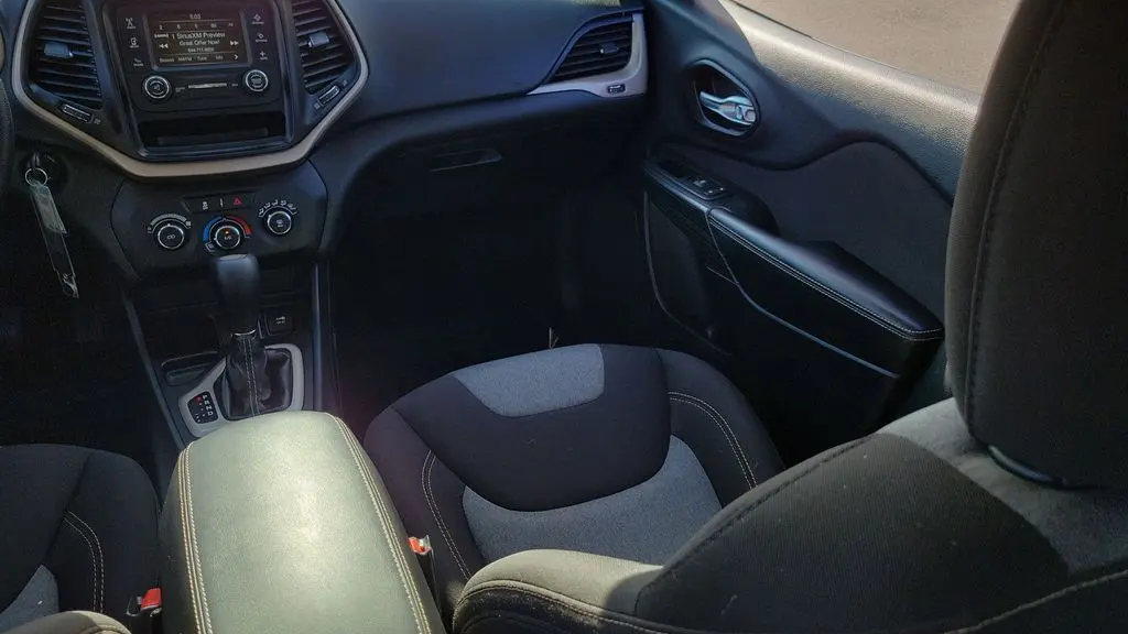 2016 Jeep Cherokee Sport Altitude