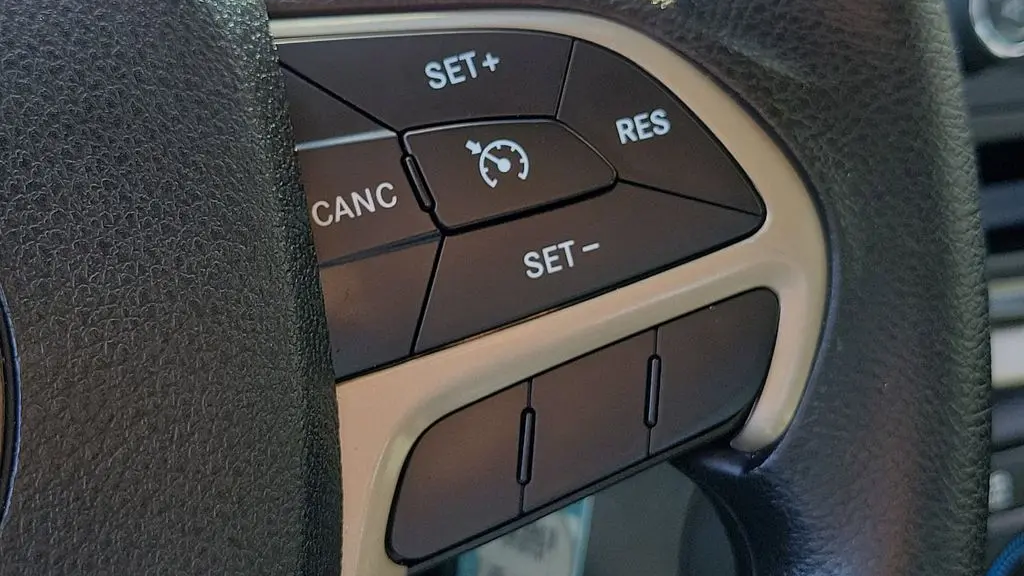 2016 Jeep Cherokee Sport Altitude