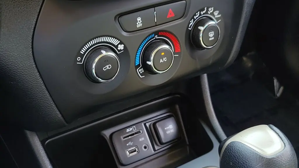 2016 Jeep Cherokee Sport Altitude