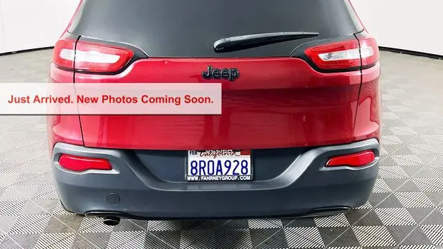 2017 Jeep Cherokee Sport
