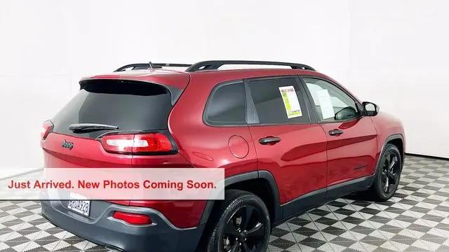 2017 Jeep Cherokee Sport