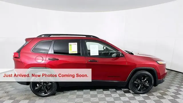 2017 Jeep Cherokee Sport