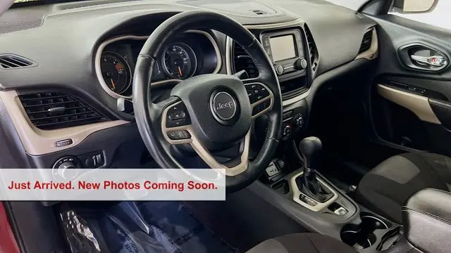 2017 Jeep Cherokee Sport
