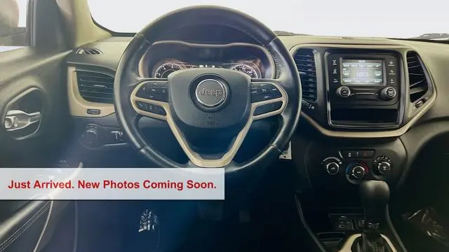 2017 Jeep Cherokee Sport