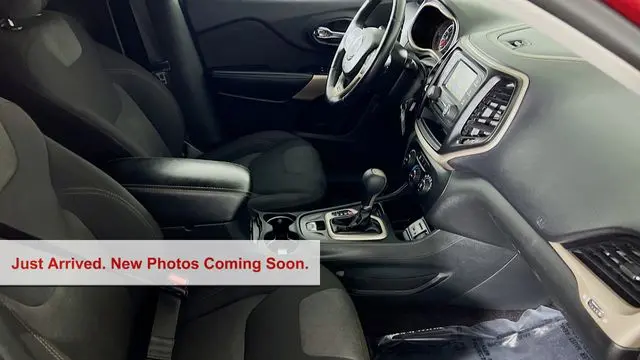 2017 Jeep Cherokee Sport
