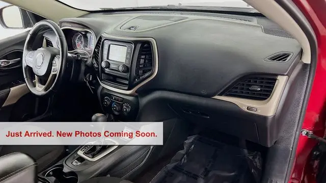 2017 Jeep Cherokee Sport