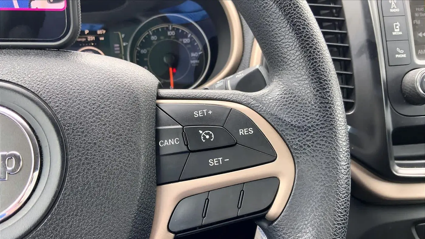 2016 Jeep Cherokee Sport Altitude