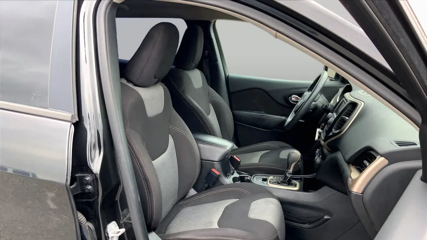2016 Jeep Cherokee Sport Altitude