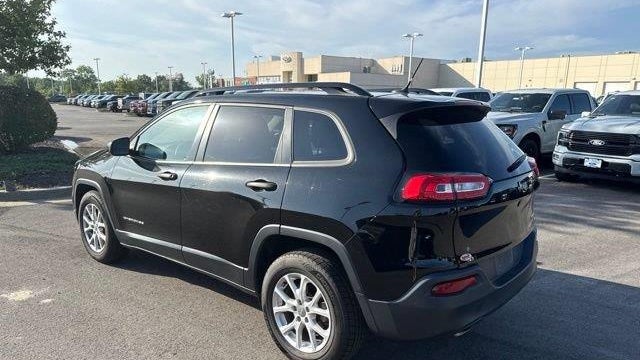 2017 Jeep Cherokee Sport