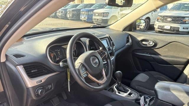 2017 Jeep Cherokee Sport
