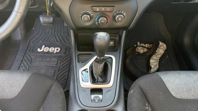 2017 Jeep Cherokee Sport