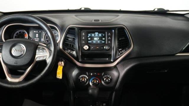 2017 Jeep Cherokee Sport