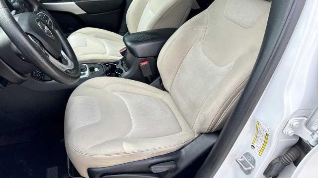2017 Jeep Cherokee Sport