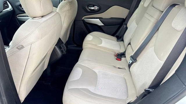 2017 Jeep Cherokee Sport
