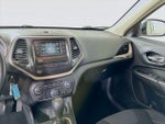2016 Cherokee Thumbnail 20