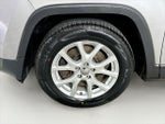 2016 Cherokee Thumbnail 24