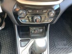2017 Cherokee Thumbnail 24