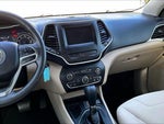 2019 Cherokee Thumbnail 15