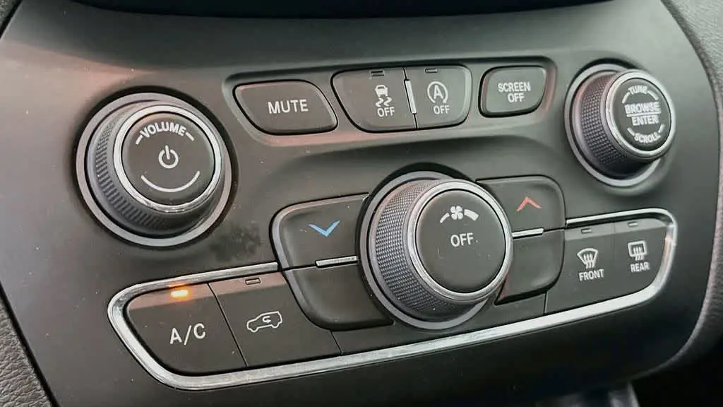 2020 Jeep Cherokee Latitude