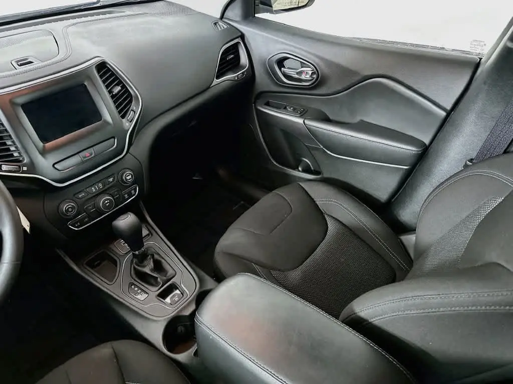 2020 Jeep Cherokee - $16,649