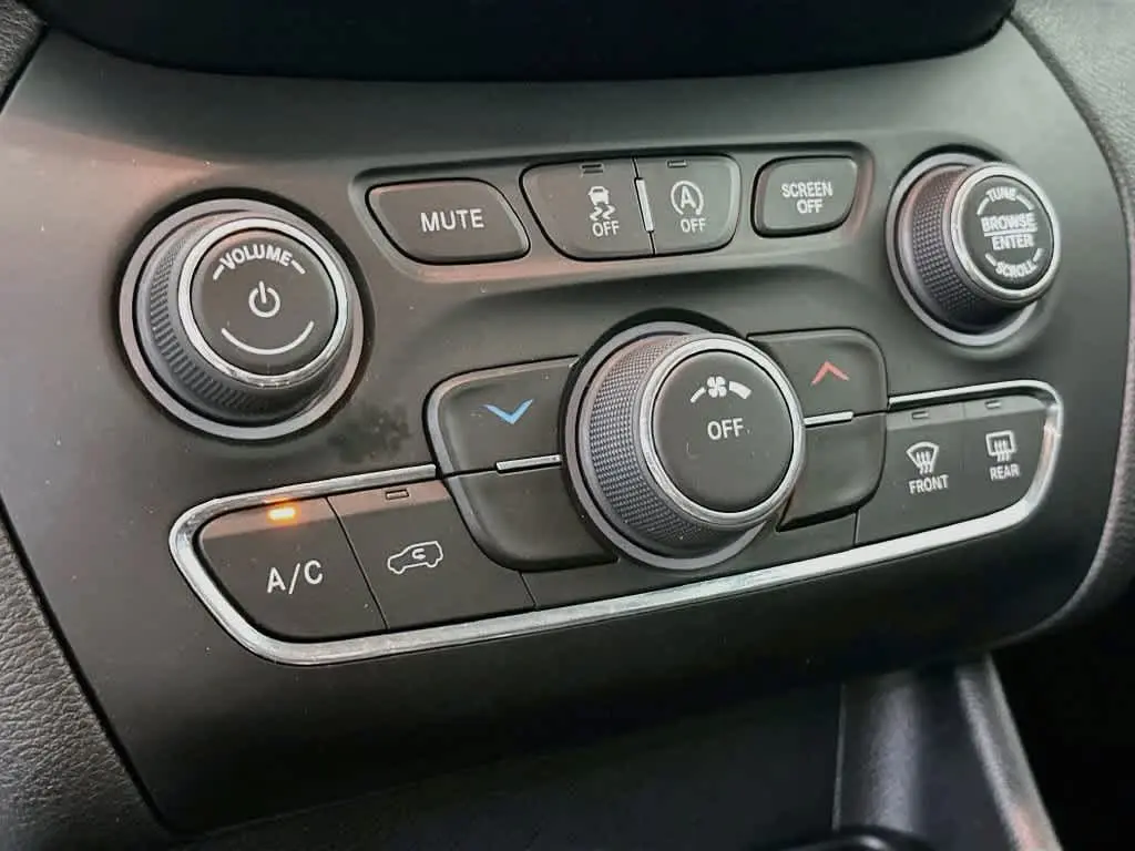 2020 Jeep Cherokee - $16,649