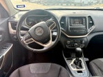 2017 Cherokee Thumbnail 8