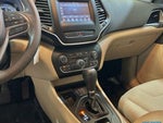 2019 Cherokee Thumbnail 30