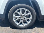 2015 Cherokee Thumbnail 10