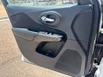 2015 Cherokee Thumbnail 11