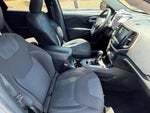 2015 Cherokee Thumbnail 30