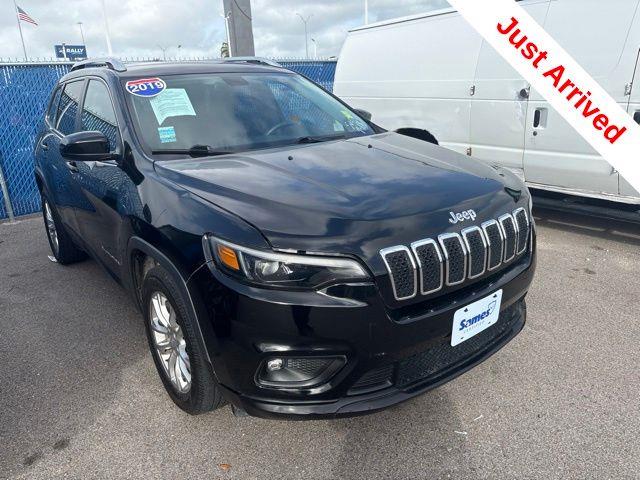 2019 Jeep Cherokee - $15,000