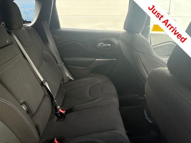 2019 Jeep Cherokee - $15,000