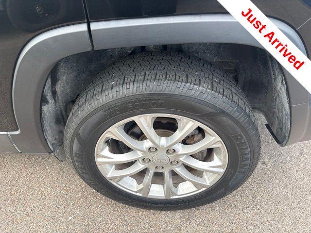 2019 Jeep Cherokee - $15,000