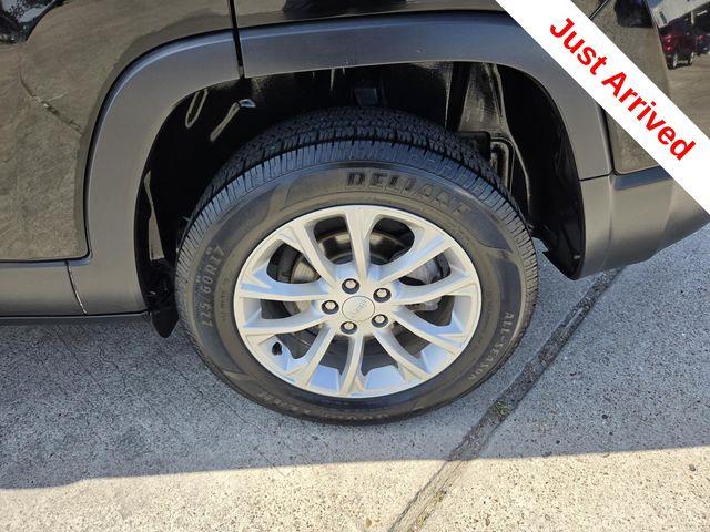 2019 Jeep Cherokee - $15,000