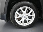 2014 Cherokee Thumbnail 29