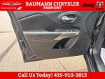 2019 Cherokee Thumbnail 10