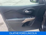 2017 Cherokee Thumbnail 19