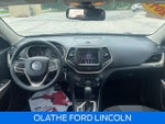 2017 Cherokee Thumbnail 23