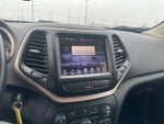 2015 Cherokee Thumbnail 10