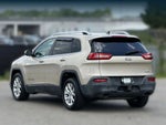 2015 Cherokee Thumbnail 10