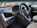 2015 Cherokee Thumbnail 17