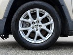 2015 Cherokee Thumbnail 29